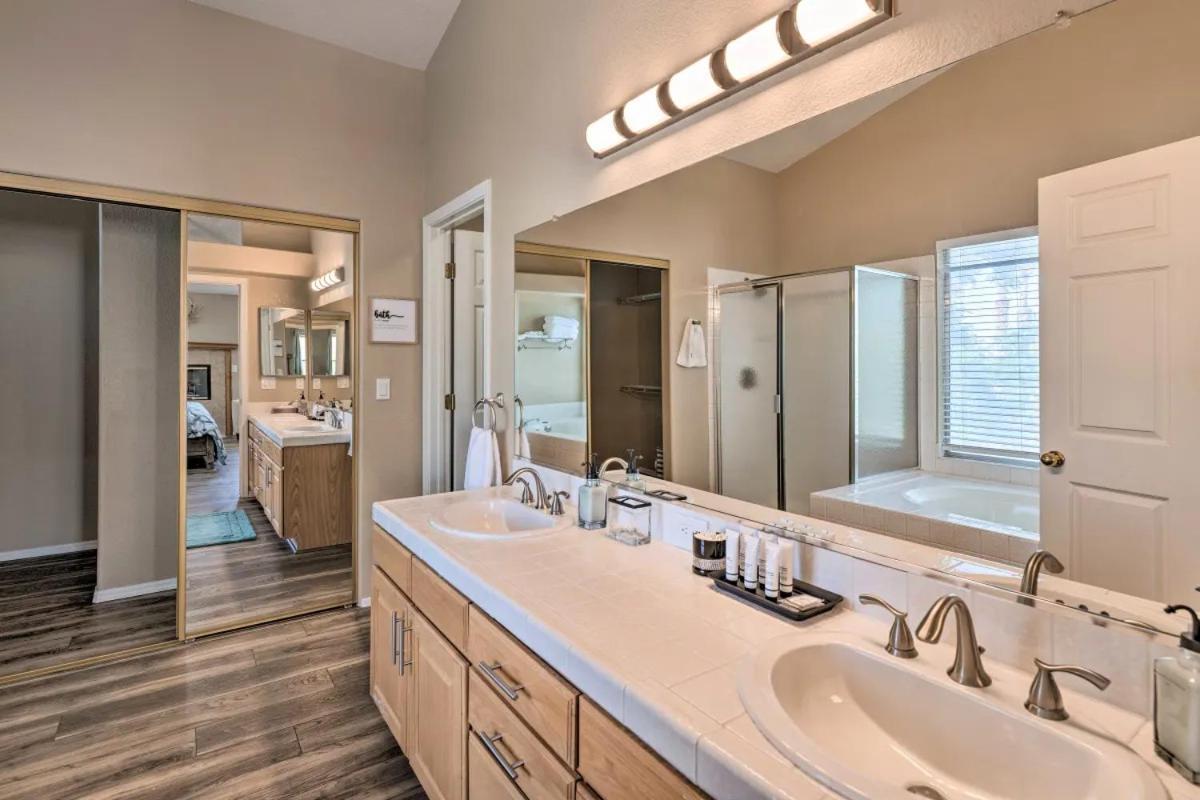 A Beautiful House With Hot Tub, Grill & Games! Βίλα Λας Βέγκας Εξωτερικό φωτογραφία